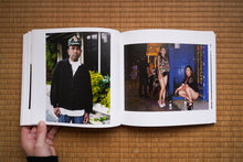 画像をギャラリービューアに読み込む, Okinawan Portraits 2012-2016