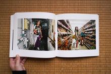 画像をギャラリービューアに読み込む, Okinawan Portraits 2012-2016