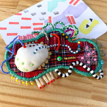 画像をギャラリービューアに読み込む, ブローチ　Brooch
