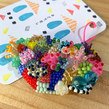 画像をギャラリービューアに読み込む, ブローチ　Brooch
