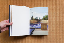 画像をギャラリービューアに読み込む, Hiroshi Sugimoto: Glass Tea House Mondrian
